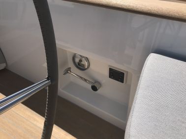 essence 33 exterior 5e